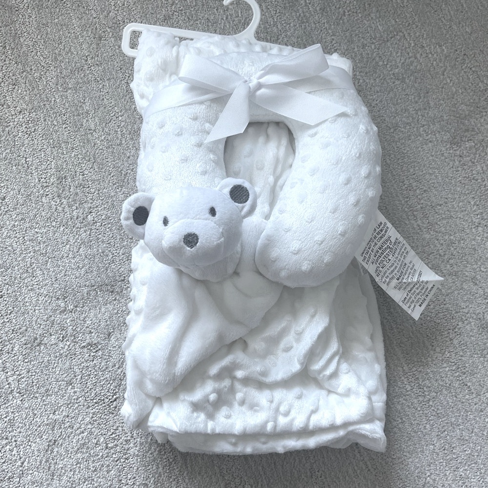 New White Plush Baby Blanket and Bear Pillow